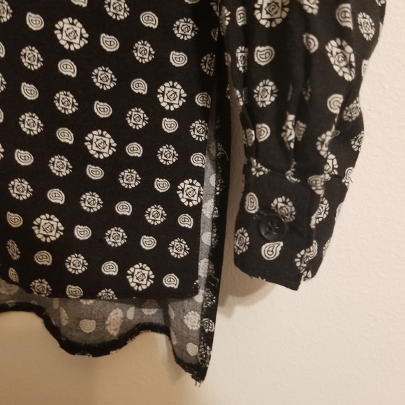 Urban Outfitters Medallion Print Button Down Shirt - Picture 4 of 5